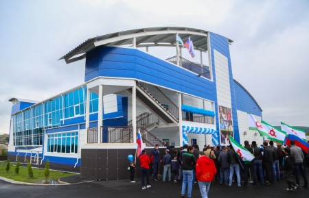В Ингушетии состоялось открытие спортивного комплекса в сельском поселении Яндаре.(09.06.16)